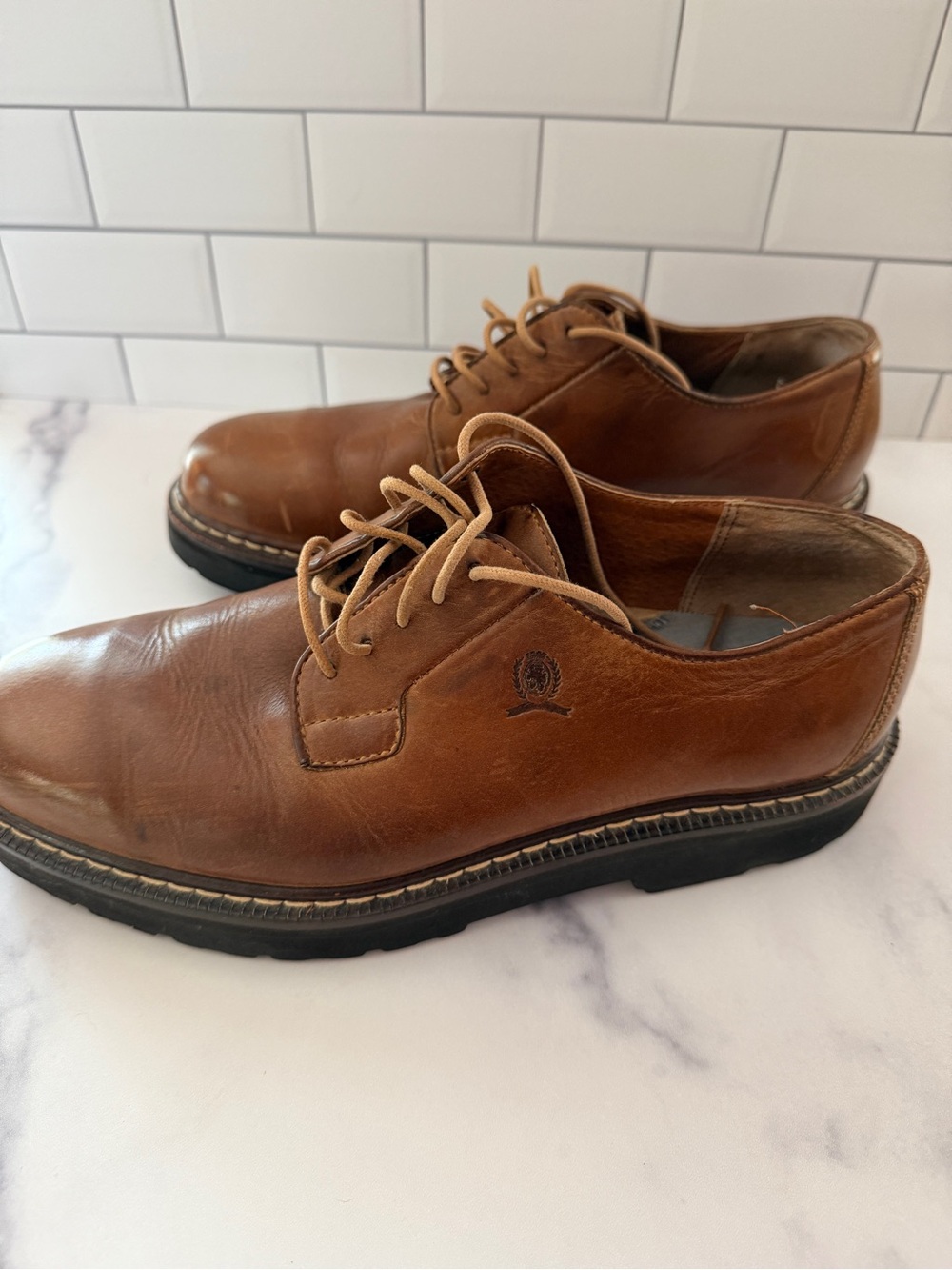 Tommy Hilfiger Men’s Brown Leather Derby Shoes Size 9 Lug Sole Lace Up
